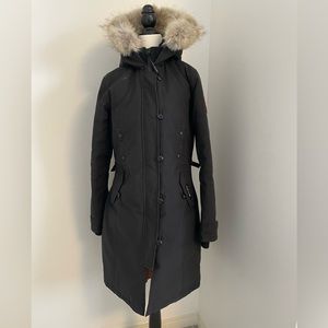 Canada Goose long coat with coyote fur